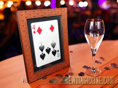 Framed Joker Magic - eine Spielkarte verwandelt sich in einem Holzrahmen - Kartentrick