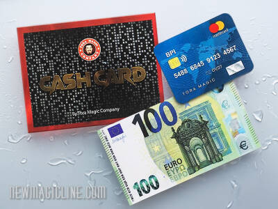 Bei der Cash Card von Tora Magic verwandeln Sie, mit einem Wimpernschlag und ohne Abdeckung, eine Kreditkarte in einen Geldschein. Auch für Anfänger geeignet.