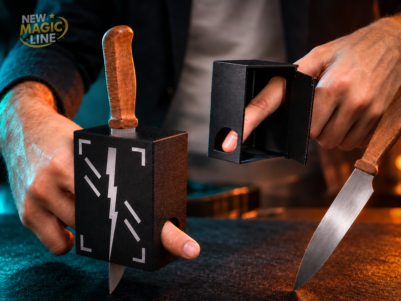 Bei Messer durch Finger durchdringt ein solides Messer  einen Ihrer Finger. Alles kann untersucht werden.