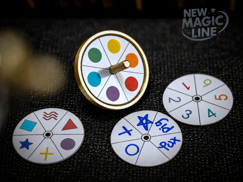 Fate Spin von TCC Magic – Messingkreisel mit austauschbaren Vorhersagescheiben
